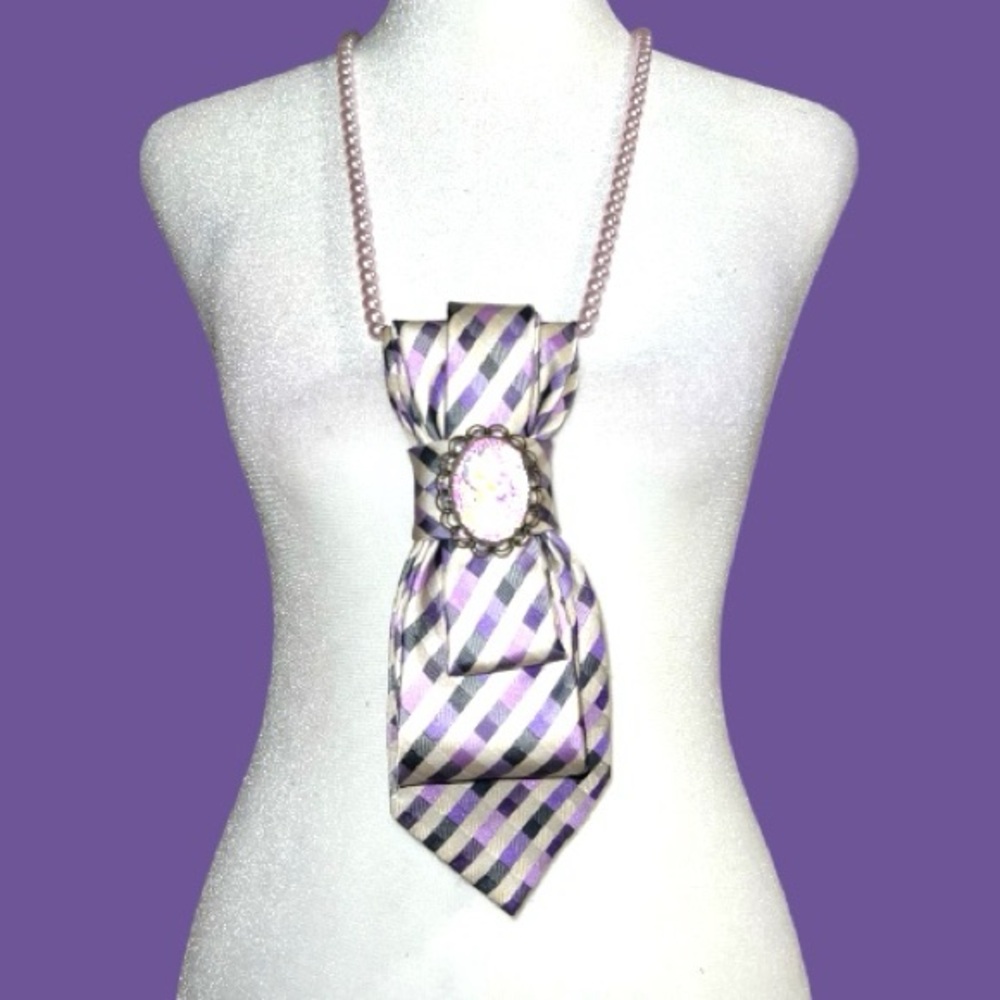“Dainty Dapper” Elegant Purple and Silver necktie Necklace with cameo brooch